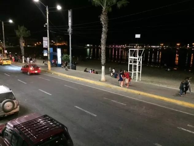 Even at 3am on a Saturday, the beach is well-populated.