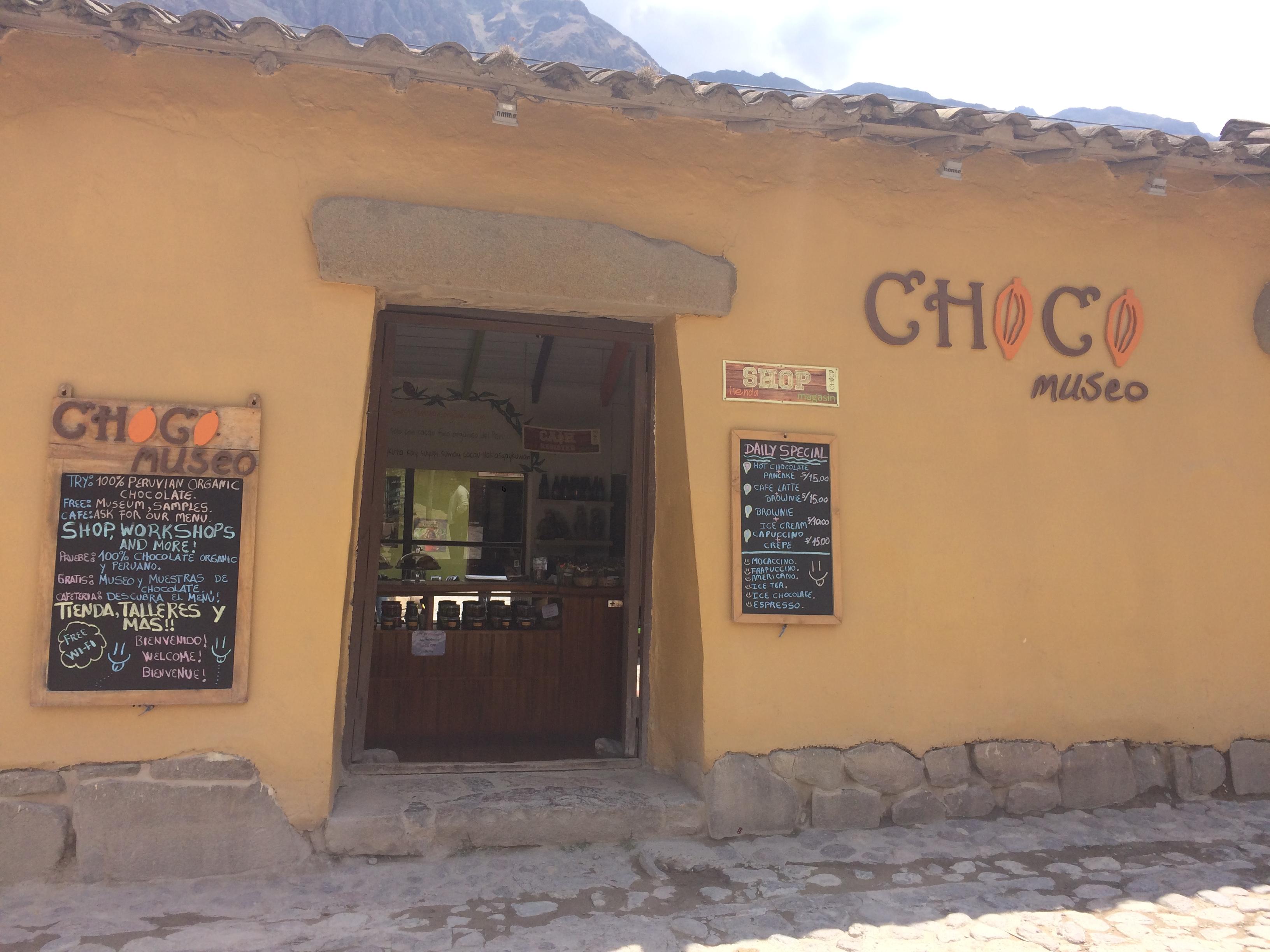  sjokolademuseet I Ollantaytambo, Peru. / / / Den mest omfattende guiden der ute Til Ollantaytambo, Peru, en liten by på vei Til Machu Picchu som jeg hadde gleden av å bo i i noen måneder! / # Ollantaytambo # machu Picchu # sacred # valley #valle # sagrado # Reise # Cusco # cuzco # guide # reiserute # Hva #å # gjøre # spise #sjokolade # museum