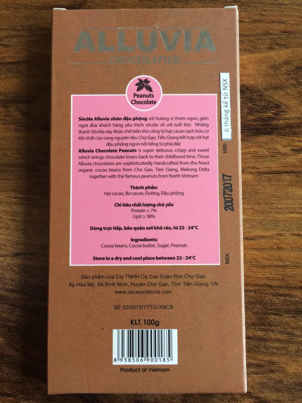 packaging of alluvia chocolate bar with peanuts