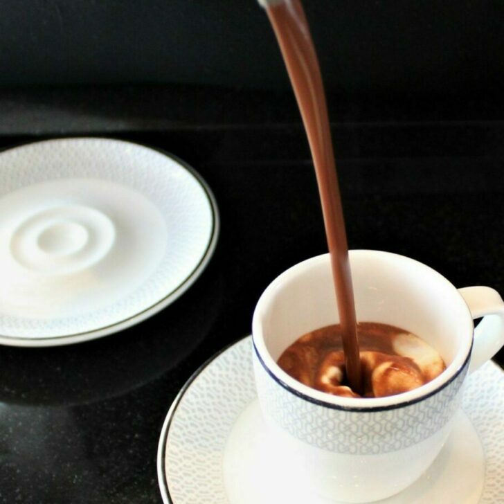 sukhothai lobby salon chocolate buffet pouring hot chocolate