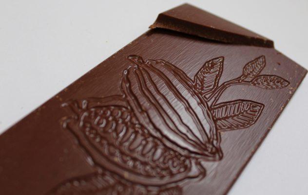 craft chocolate bar review chocolarder chuno milk chocolate front of bar closeup