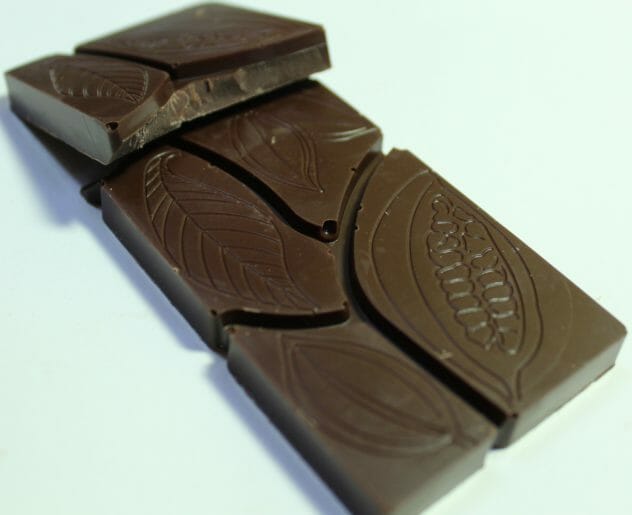 Craft Chocolate Review Damson Angel Bar Cacao Blend 65% Front of Bar Closeup