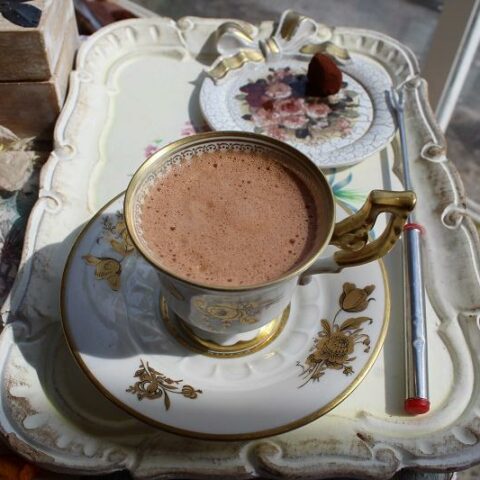 Hot Chocolate Without Cocoa Powder (Microwave Method)