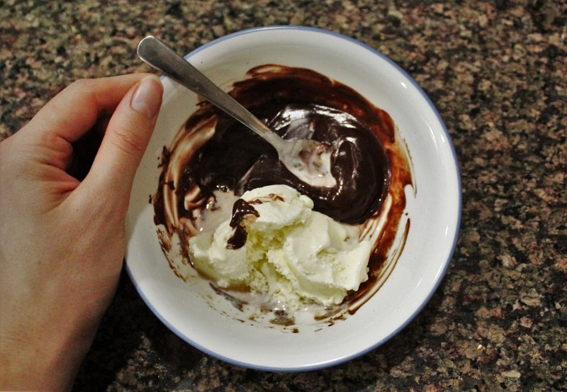 2-Ingredient Chocolate Sauce Recipe