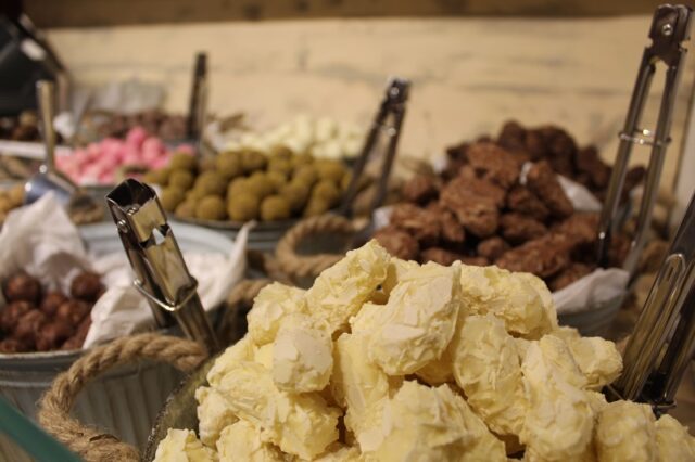 15 Best Belgian Chocolate Shops In Bruges (+ Interactive Map)