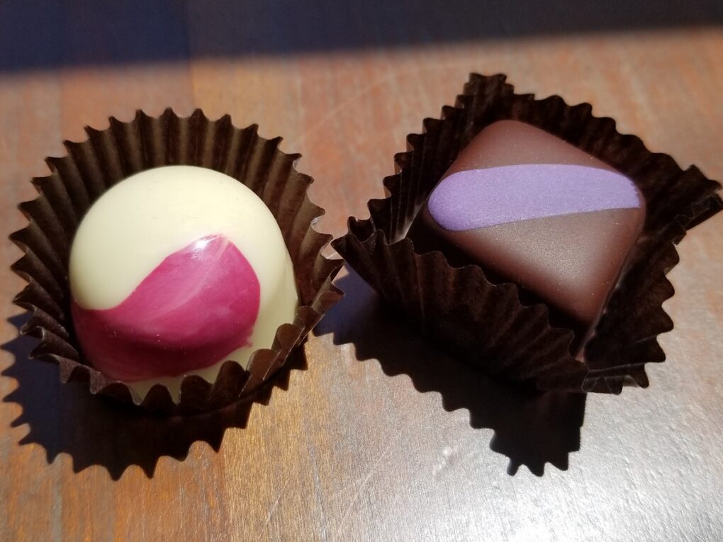 25 Piece Vegan Favorites Bonbon Box – Naked Chocolate
