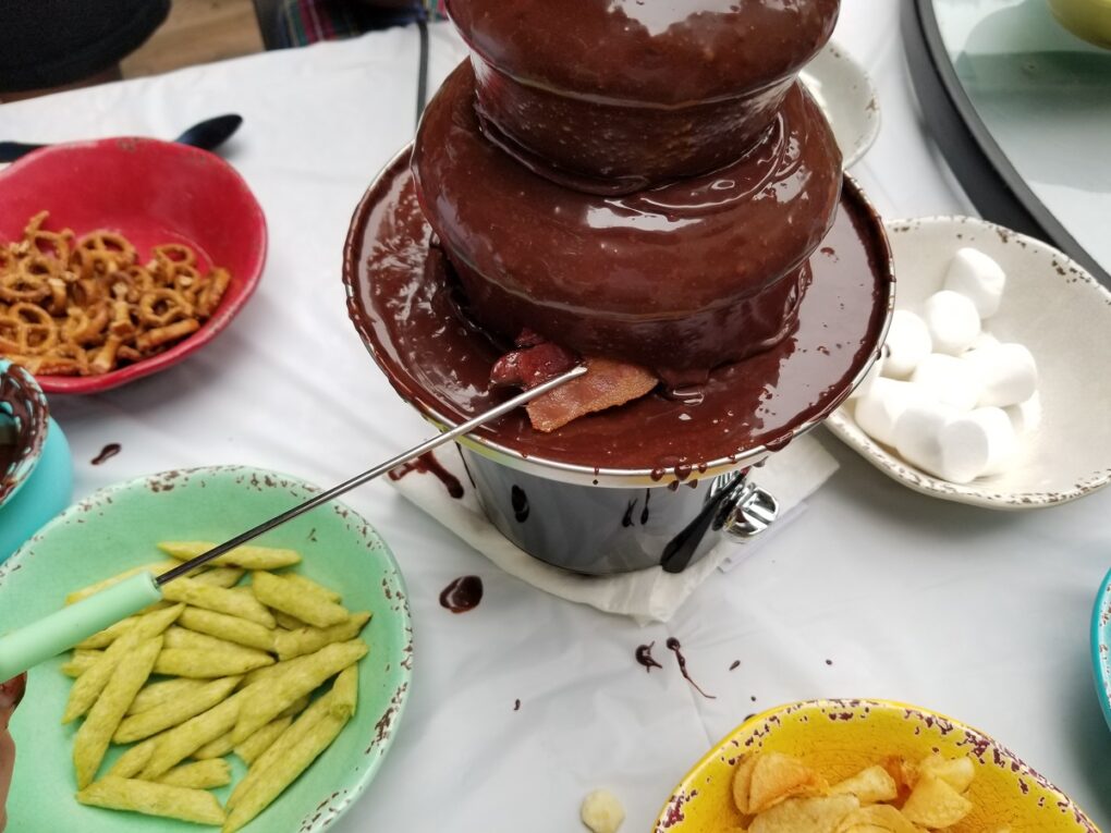 6-inch Chocolate Fountain cake | OUR MOST POPULAR CAKE!!! Ch… | Flickr