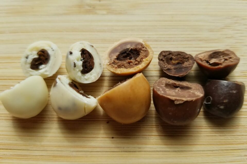 7 Best ChocolateCovered Coffee Beans (Real Reviews)