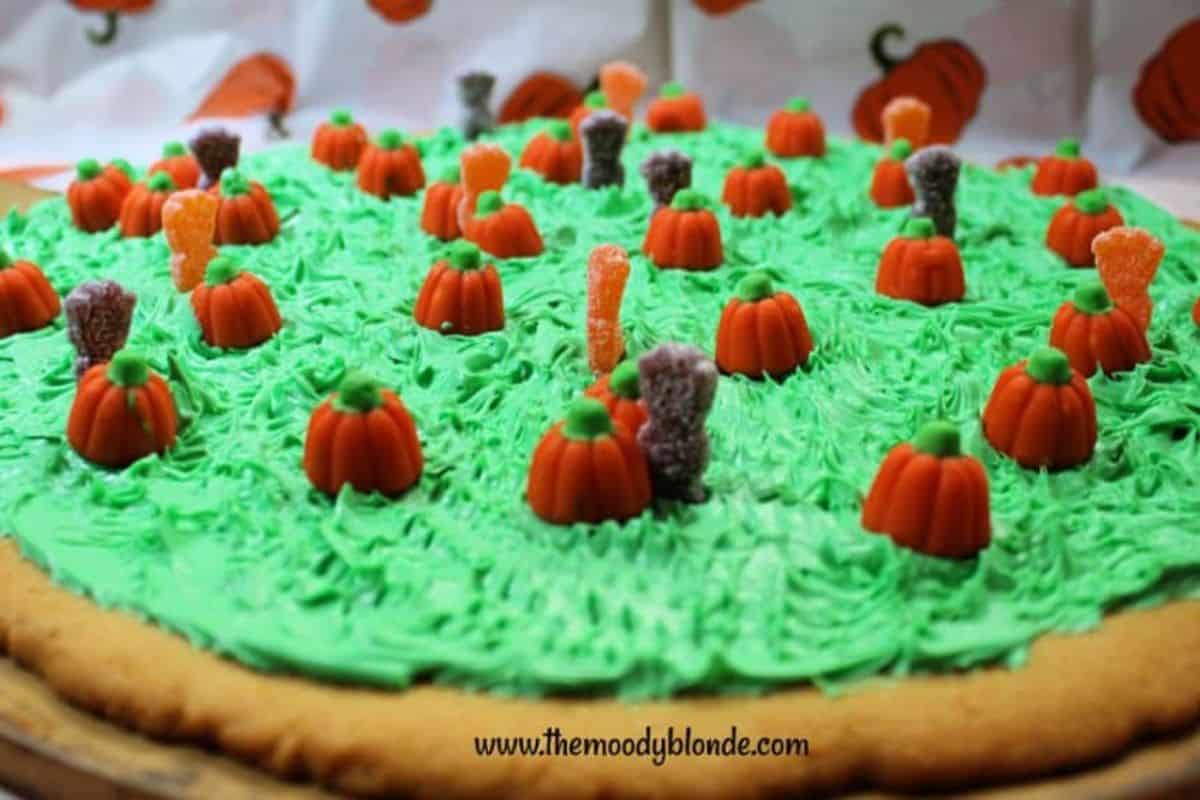 Zombie Pumpkin Patch themed Cookie Pizza.