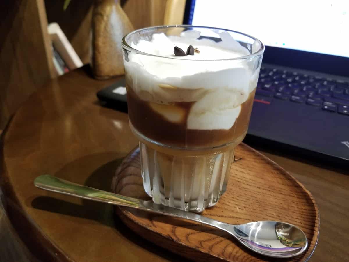 https://damecacao.com/wp-content/uploads/2023/11/salted-coffee-vietnamese-sea-salt-coffee.jpg