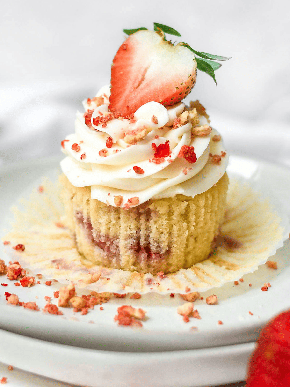 Fancy Dessert Strawberry Crunch Cupcakes
