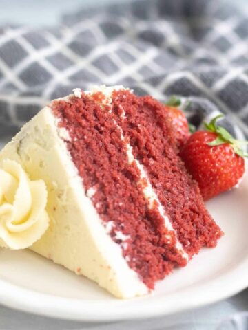 Red-Dessert-Keto-Red-Velvet-Cake