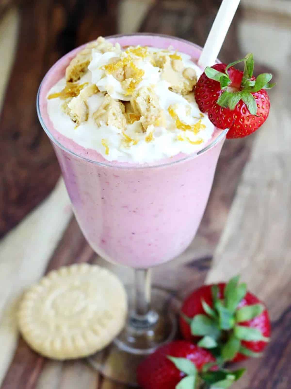 Red-Dessert-Lemon-Strawberry-Shortcake-Milkshake