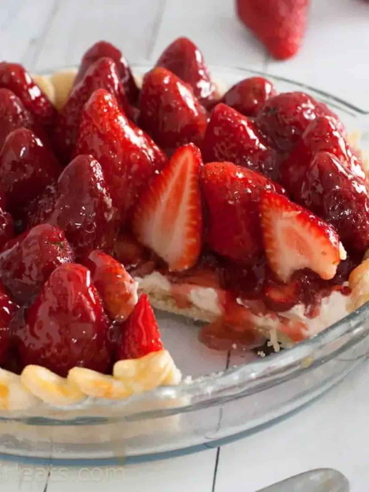 Red-Dessert-Old-fashioned-Strawberry-Glaze-Pie