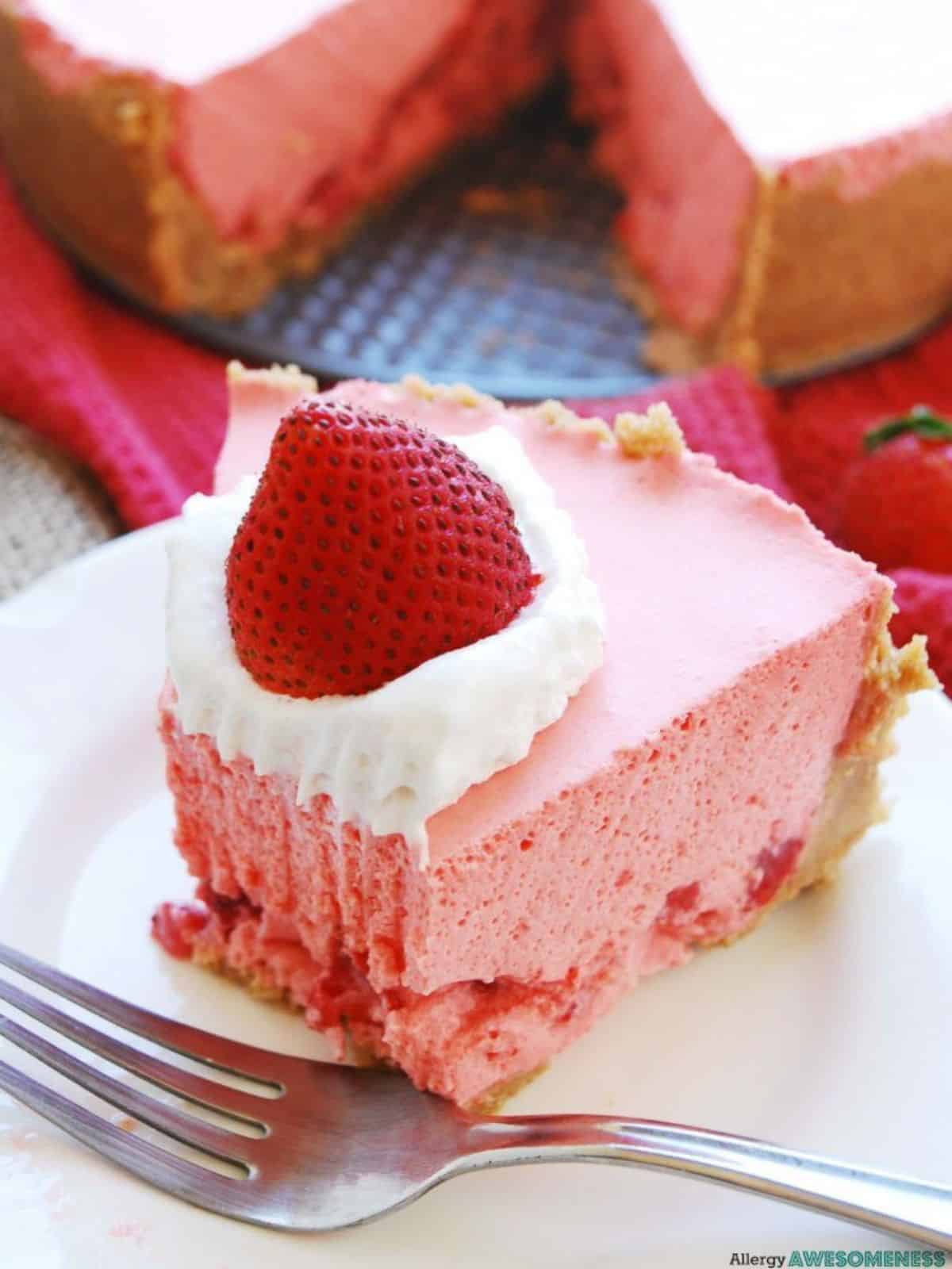Red-Dessert-Strawberry-Jello-Pie