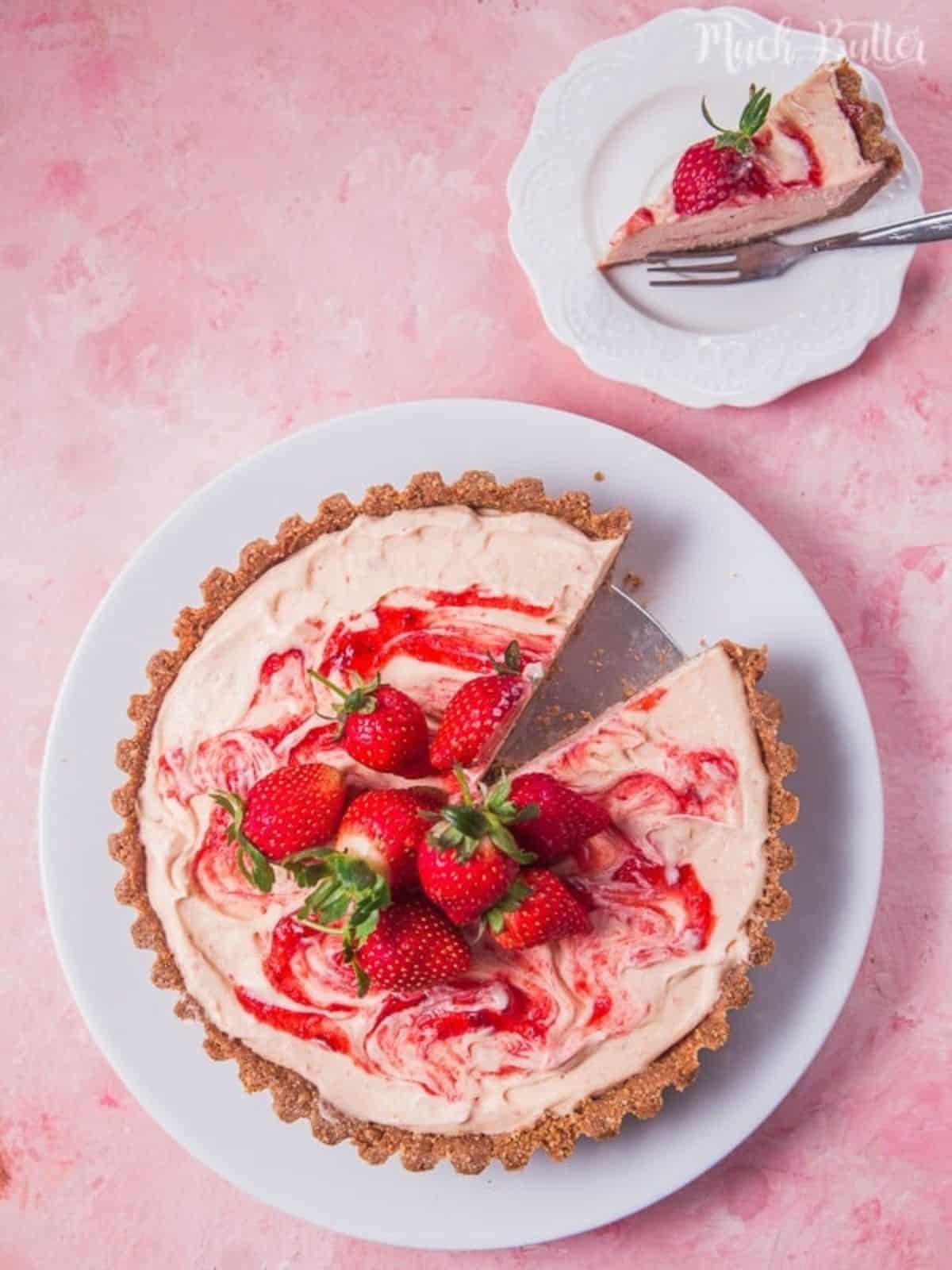 Red-Dessert-Strawberry-Semifreddo-with-Marie-Biscuit-Crust