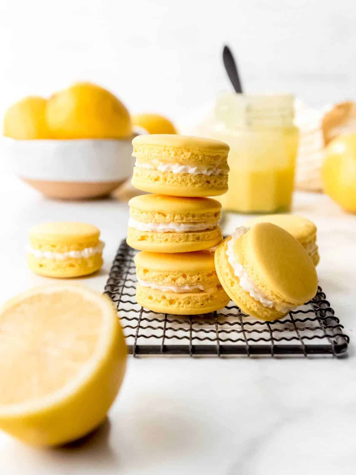 Yellow-Dessert-Lemon-Curd-Macarons