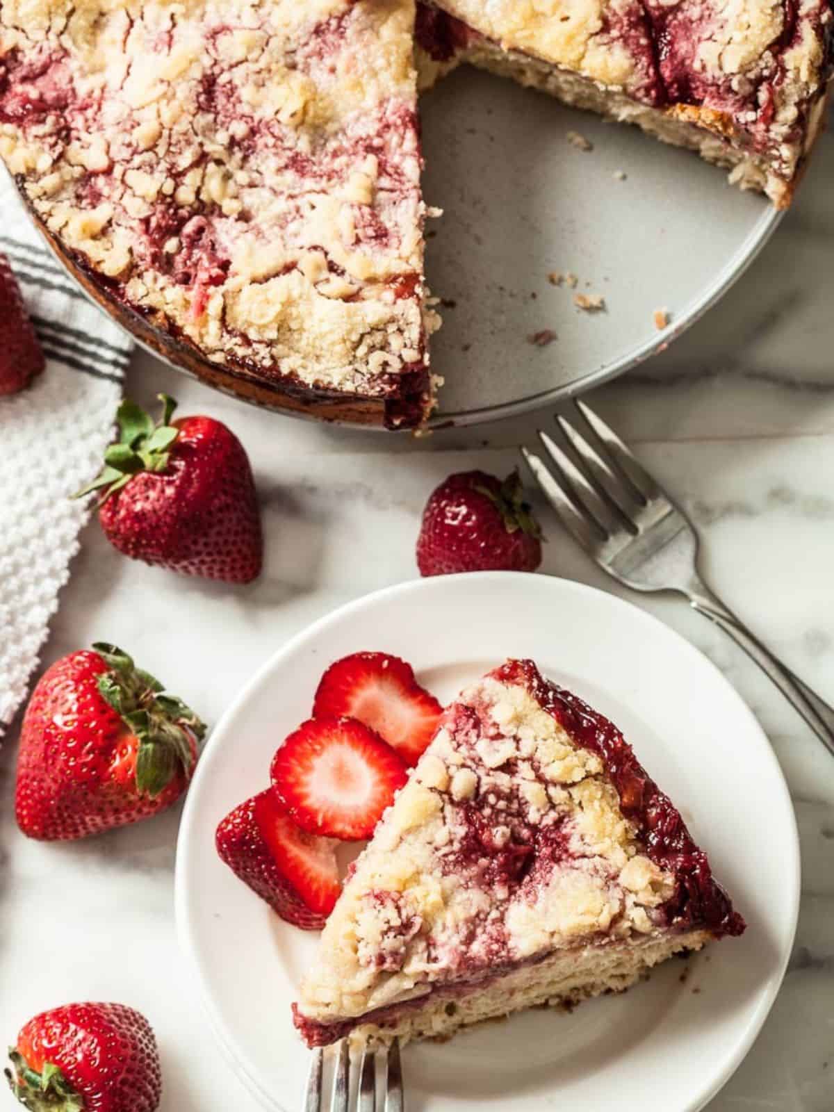 Gorgeous Strawberry Crumb Cake