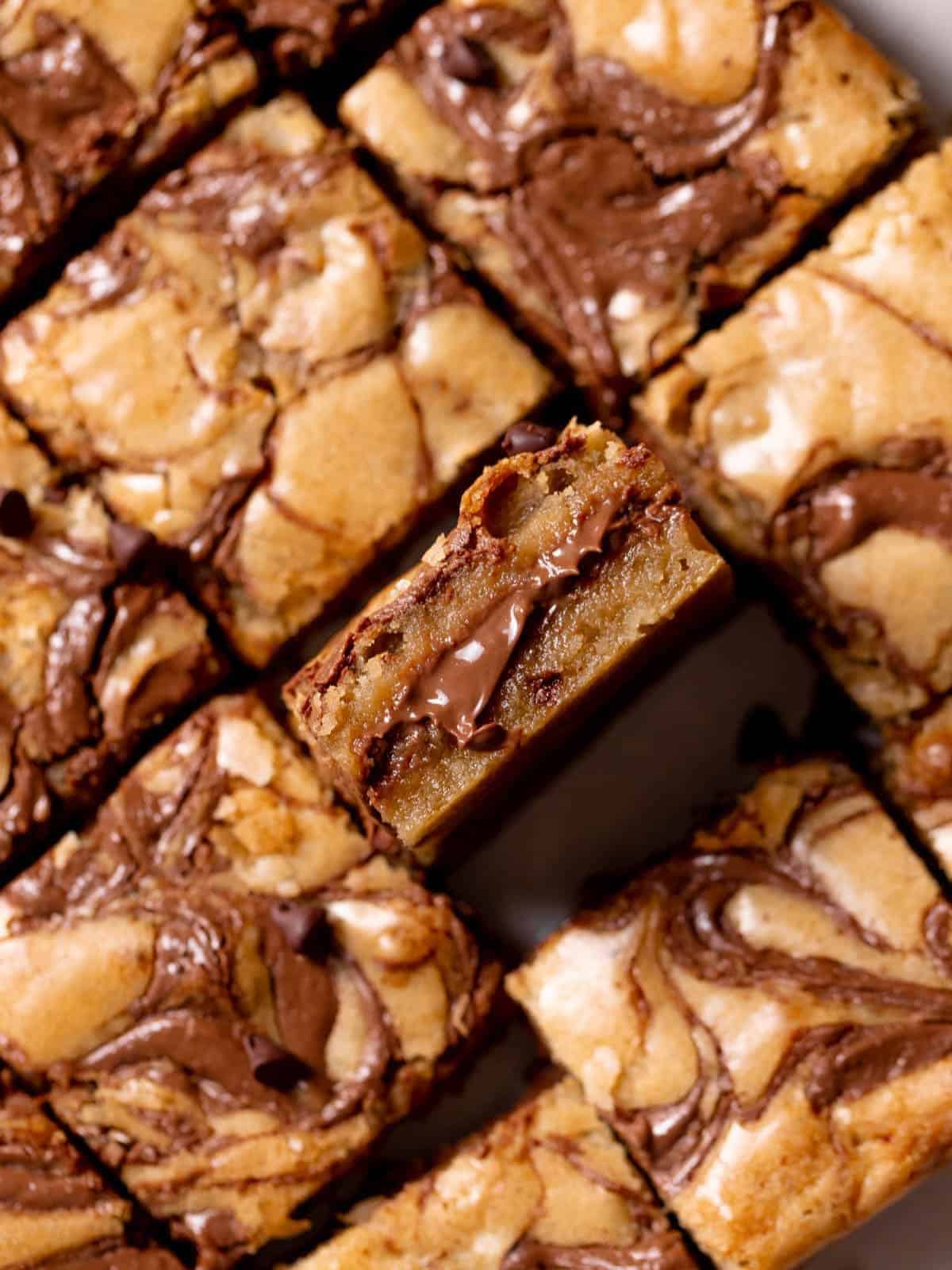 brown butter Nutella bars loaded with creamy Nutella, and packed with chocolate chips.