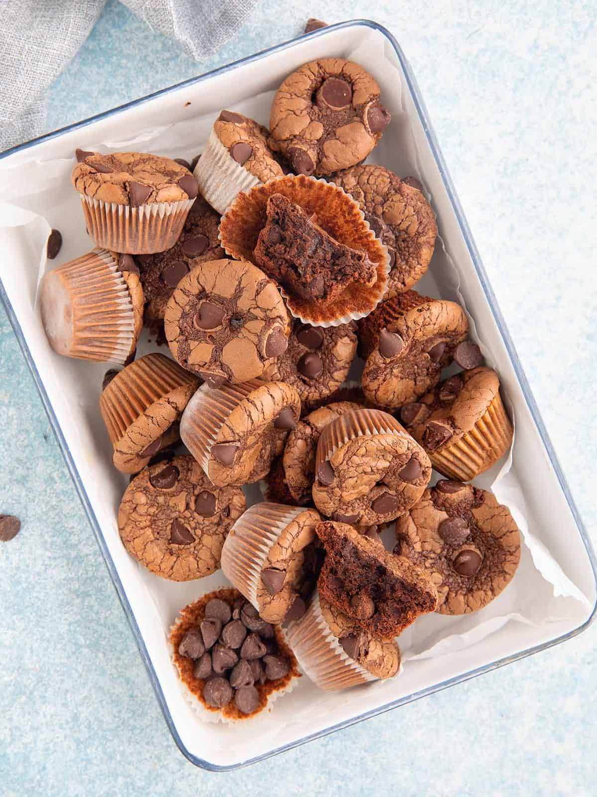 fudgy mini Nutella muffins dotted with chunks of dark chocolate.